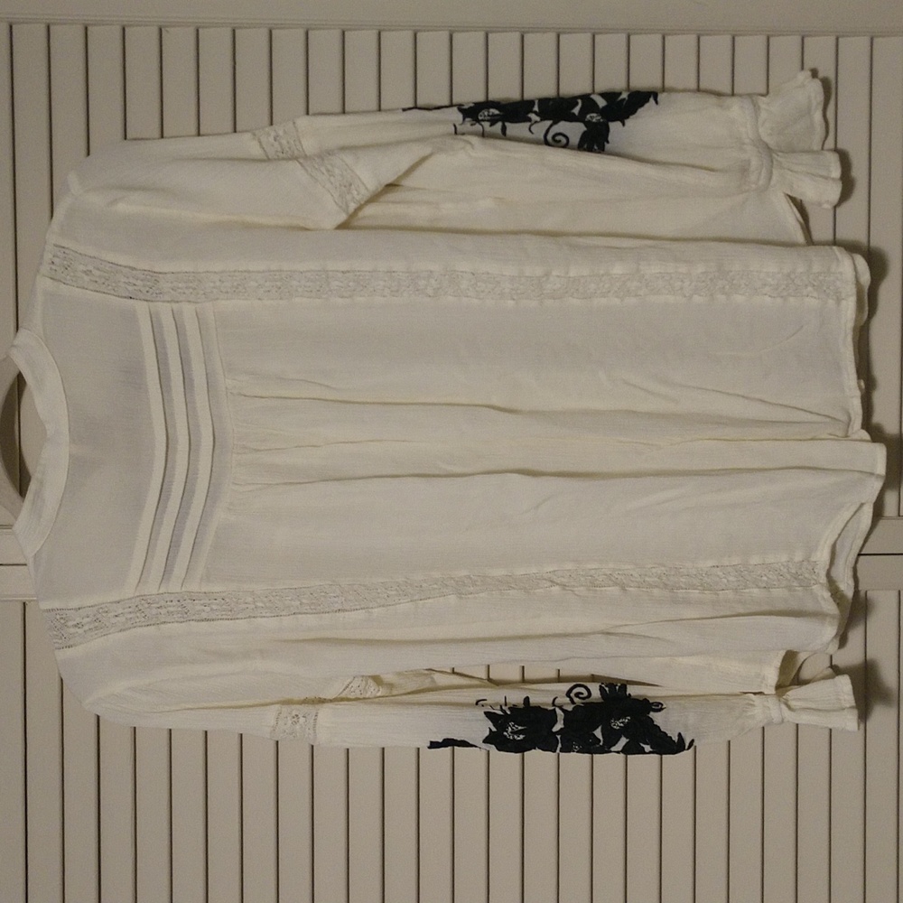 Free People Tusalossa Embroidered Lace Trim Split Neck Top Size XS - Picture 7 of 11